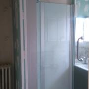 Installation d'une cabine de douche kinedo + meuble vasque.