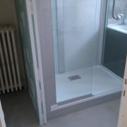 Installation d'une cabine de douche kinedo + meuble vasque.