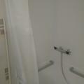Installation d'une cabine de douche sécurisée IDHRA.