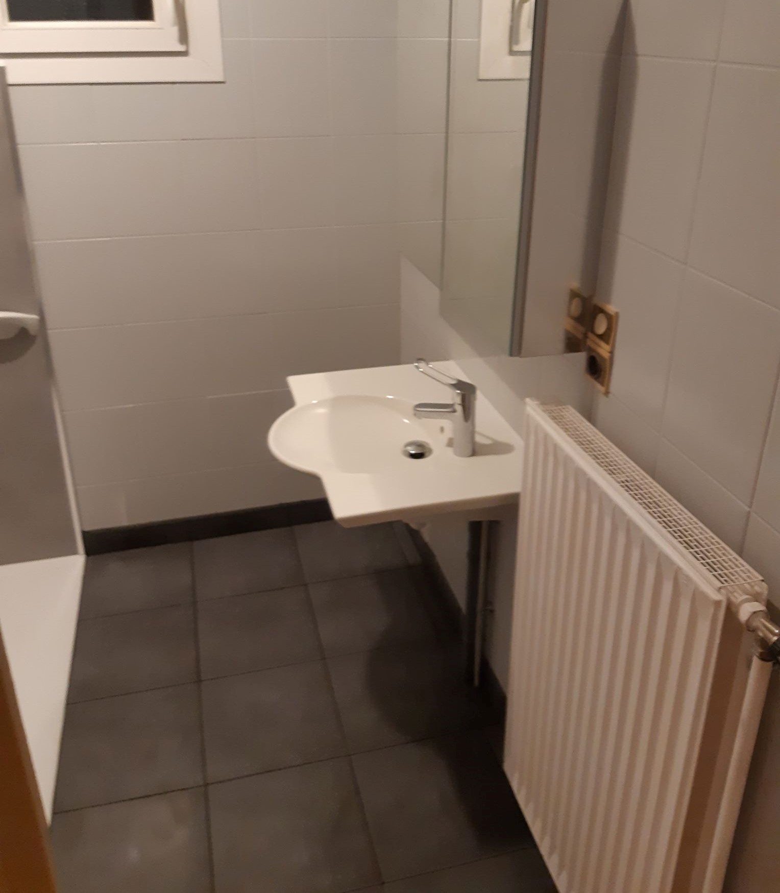 Installation lavabo PMR + Douche Entreprise Pierrel 88100 Taintrux.