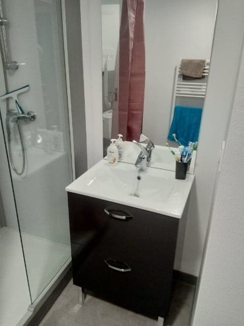 Installation meuble vasque + miroir Entreprise Pierrel 88100 Taintrux.